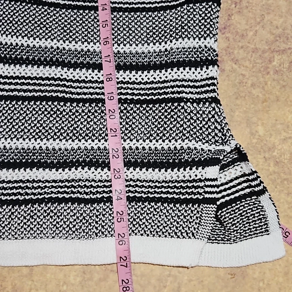 Eight Eight | Black and White Cotton Oversized Shrug Poncho - Picture 8 of 9